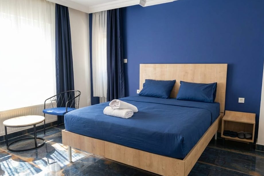 Yenimahalle günlük kiralık ev, geniş suit yatak odası